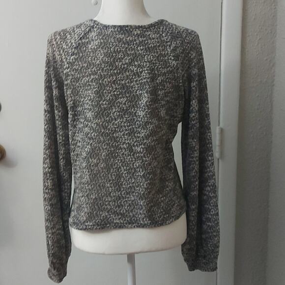 SHEIN Black,/White Puff Sleeve Crew Neck Sweater M Cozy Comfy Winter Fall Twee - Picture 2 of 10
